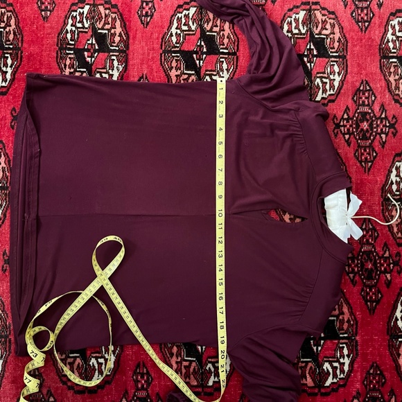 Amour Vert Long-Sleeved Blouse w/ Keyhole Neckline - Picture 11 of 16